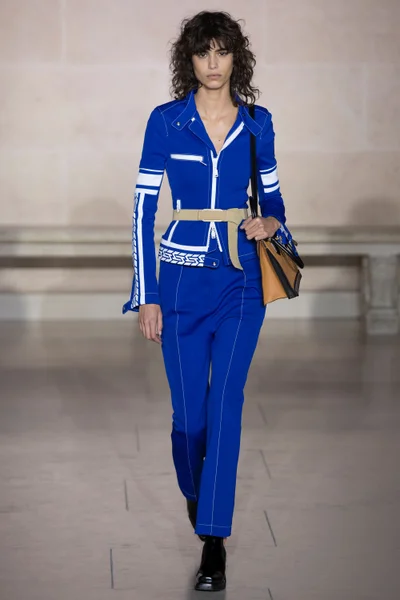 Look 9